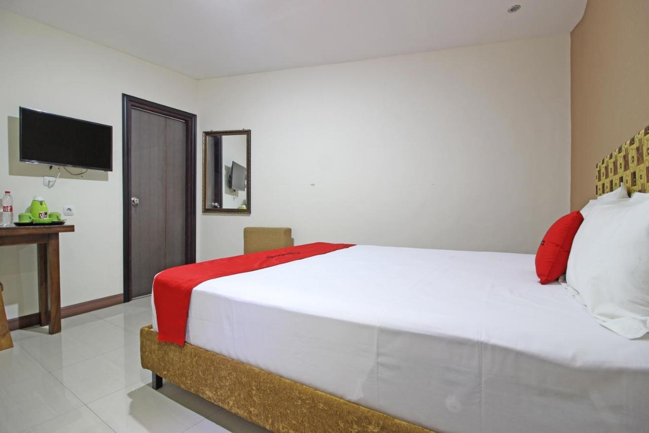 Reddoorz Near Uns Solo Hotel Exterior foto